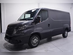 Iveco Daily - 35S18 180 pk Aut. L2H1 Laag Dak Nwe Model, Nieuw Adapt. Cruise, Camera, Navi, LED Koplampe
