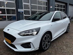 Ford Focus - 1.0 EcoBoost ST Line 5-drs | RIJKLAAR |