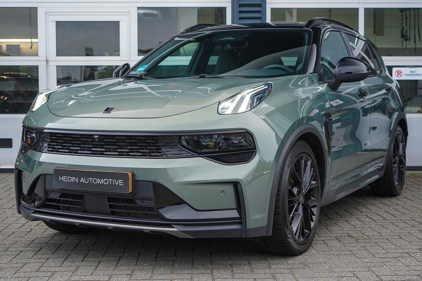 Lynk & Co 01 - 1.5 More Panoramadak | Stoel- stuurverwarming | 360° Camera | Adaptive Cruise Control | El - AutoWereld.nl