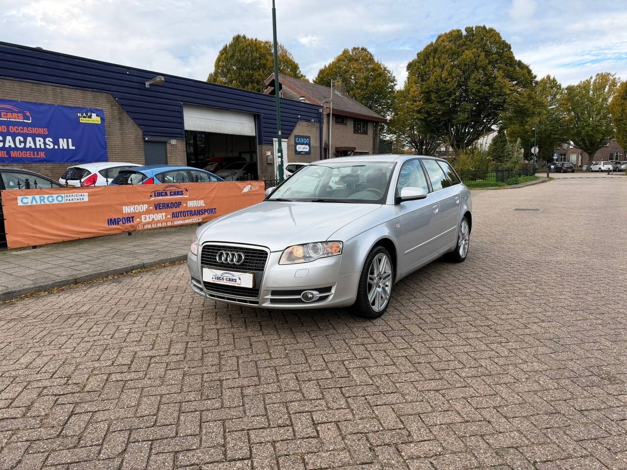 Audi A4 Avant - 2.0 2X SLEUTEL + BOEKJES! NIEUWE APK! - AutoWereld.nl