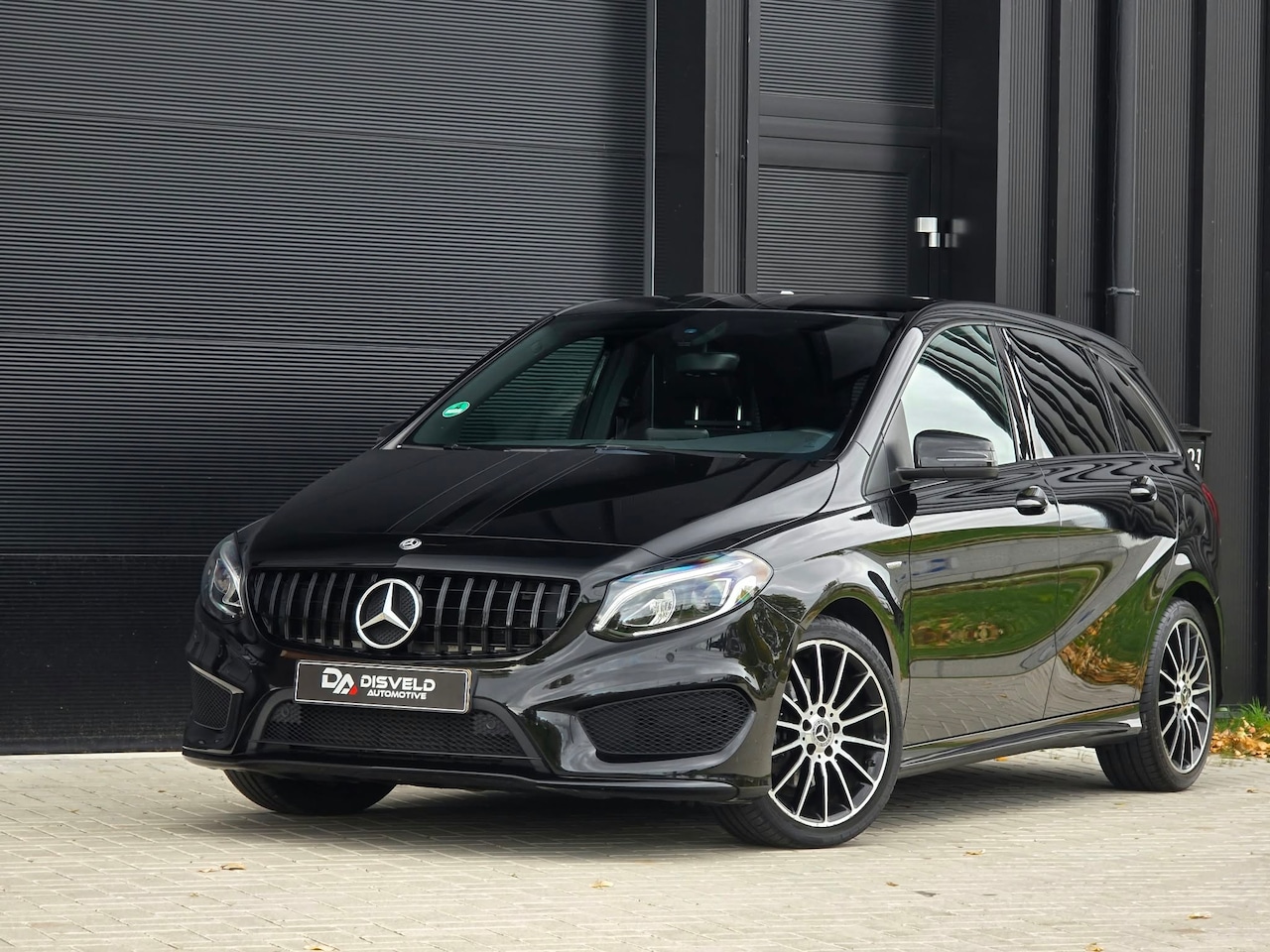 Mercedes-Benz B-klasse - 180 Business Solution AMG Editon AMG Pakket Cosmos black metallic - 2018 - AutoWereld.nl