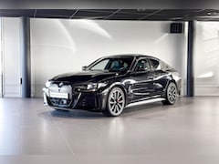 BMW i4 - eDrive40 M Sport Edition 84 kWh | Glazen schuif-/kanteldak | Comfort Access | Stoelverwarm