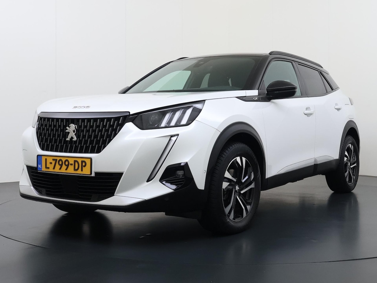 Peugeot 2008 - 1.2 PureTech GT Trekhaak | Pano | Camera | - AutoWereld.nl