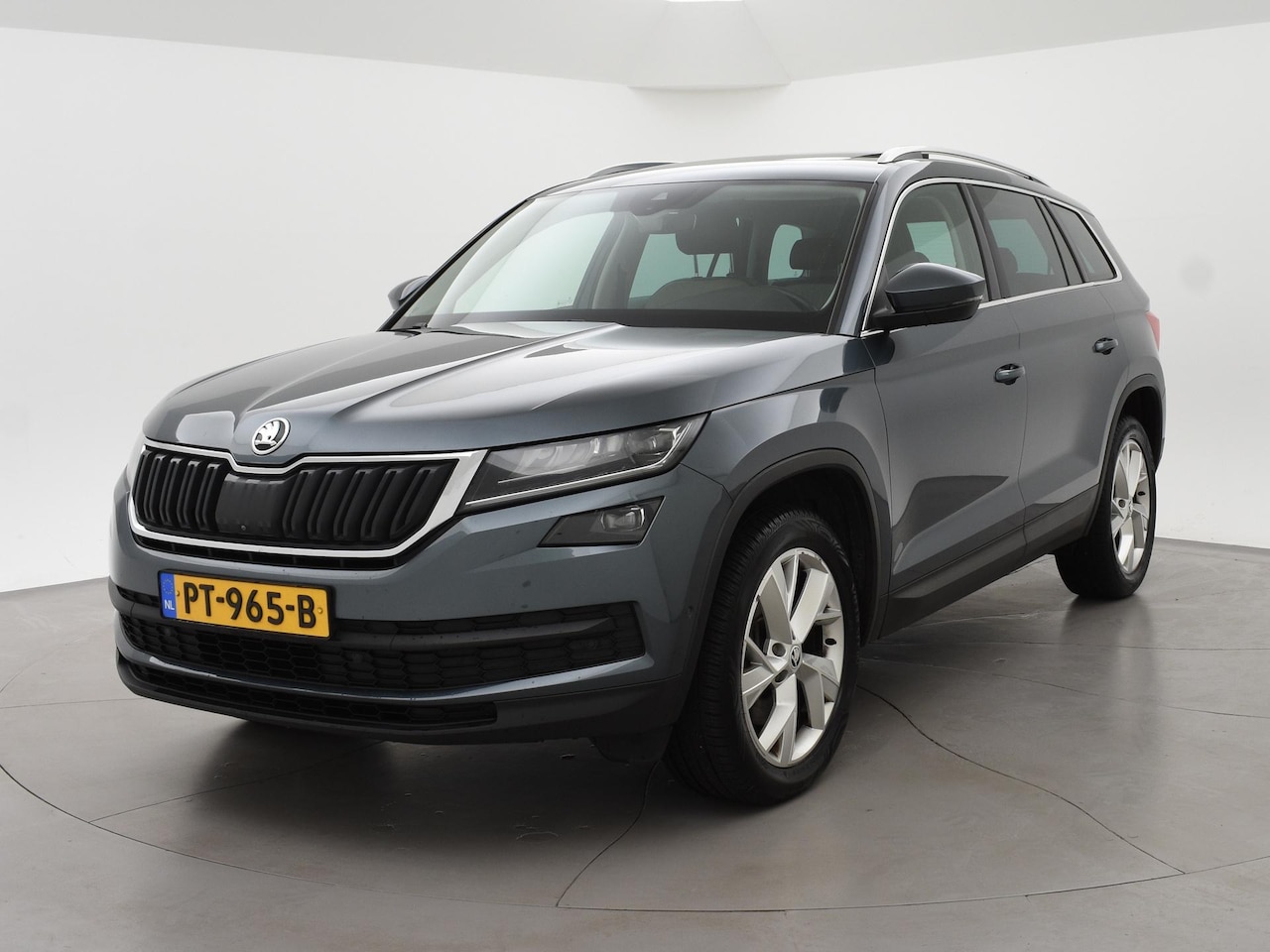 Skoda Kodiaq - 2.0 TSI 180 PK AUT. 4X4 4WD 2200 KG TREKHAAK | LEDER | PANORMAA 360 CAMERA | STUUR/STOELVE - AutoWereld.nl