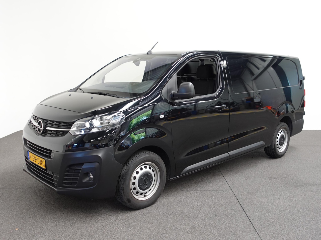 Opel Vivaro - L3H1 145pk Automaat Navigatie Trekhaak Airco Bluetooth Cruise Control PDC achter - AutoWereld.nl
