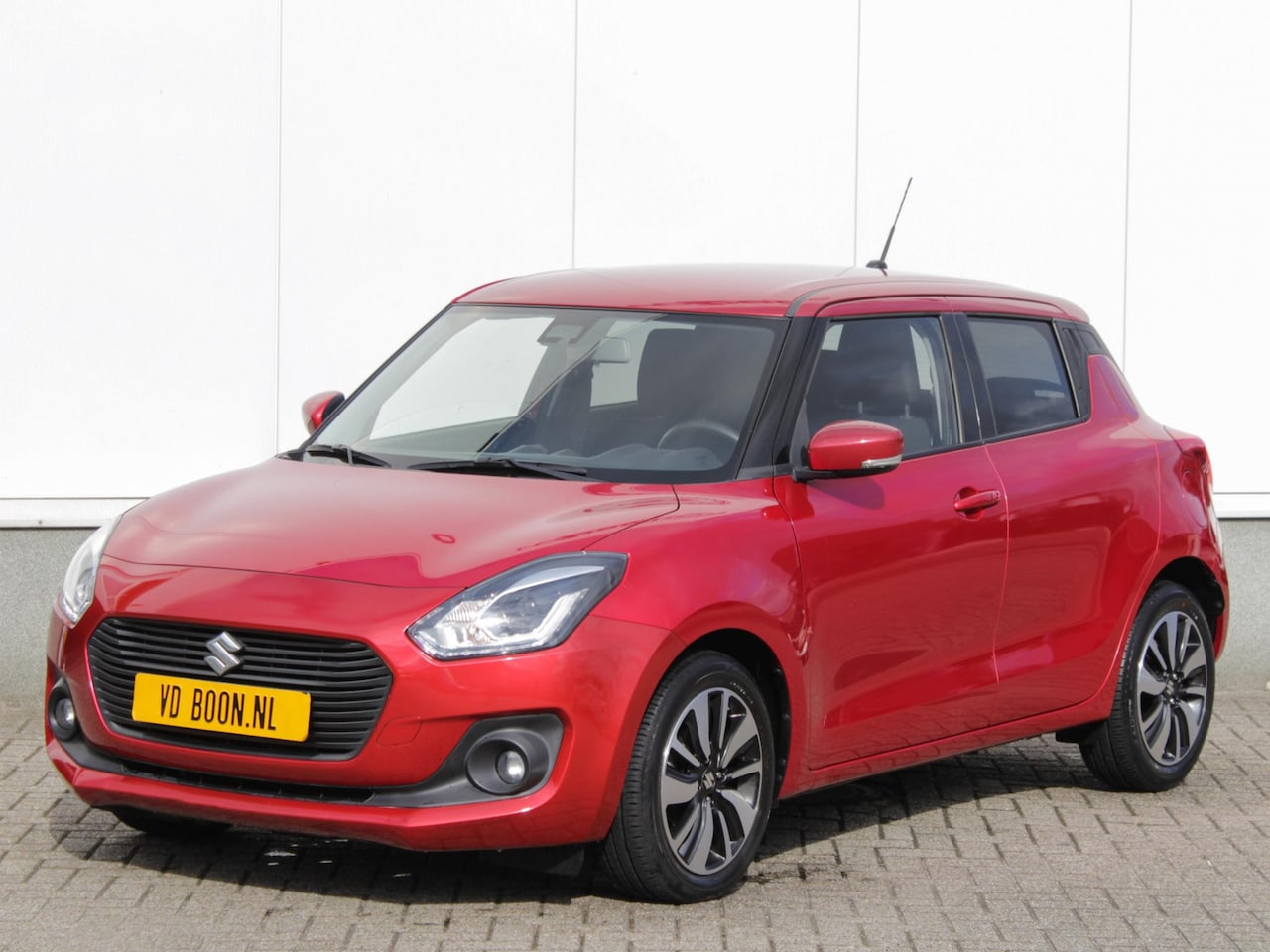 Suzuki Swift - 1.0 Stijl Smart Hybrid | Navi | Cruise | Clima | Camera | Lm-Velgen - AutoWereld.nl