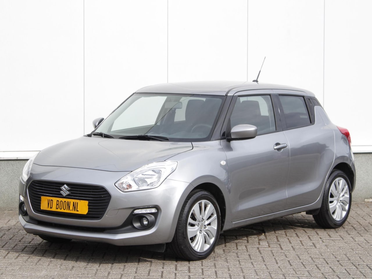 Suzuki Swift - 1.2 Select Automaat | Navi | Airco | Camera | Park sens | Trekhaak - AutoWereld.nl