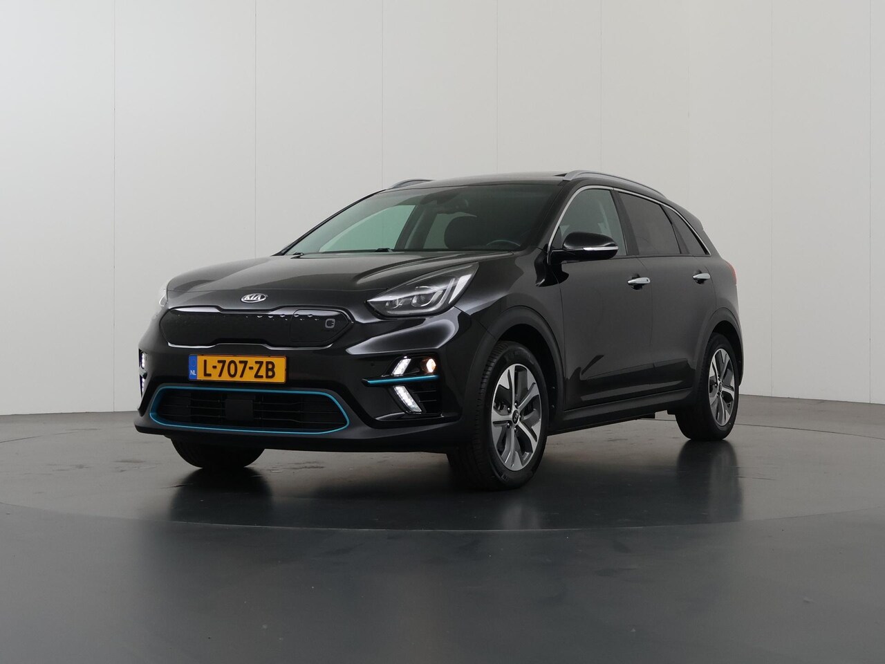 Kia e-Niro - ExecutiveLine 64 kWh | Trekhaak | Lederen Bekleding | JBL Audio | Dodehoekdetectie | Stoel - AutoWereld.nl