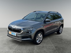 Skoda Karoq - 1.5 150pk TSI ACT Business Edition Parkeersensoren vóór en achter | Adaptive Cruise Contro