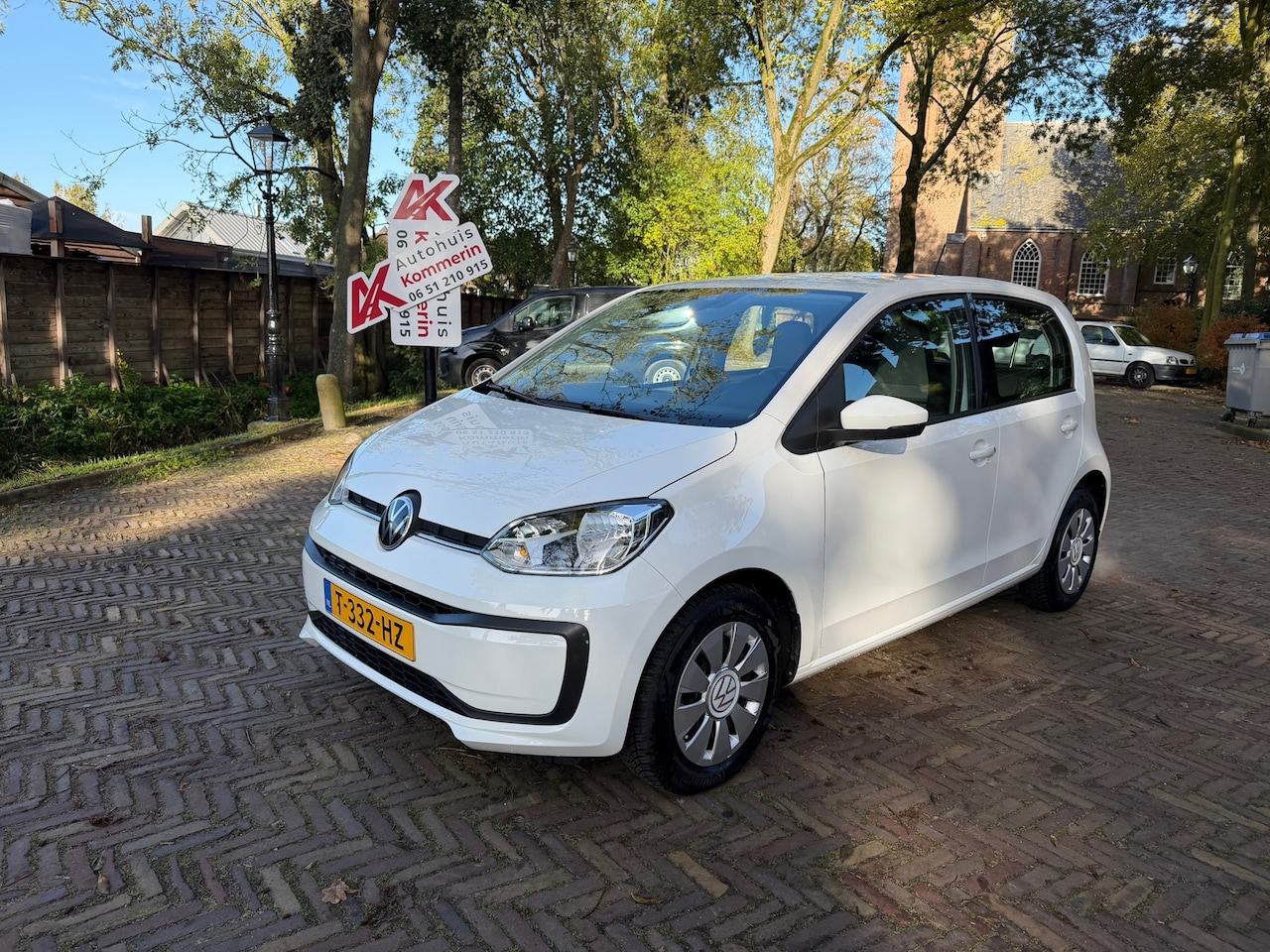 Volkswagen Up! - 1.0. Wij zijn altijd de goedkoopste met de beste Vakgarage BOVAG service. - AutoWereld.nl