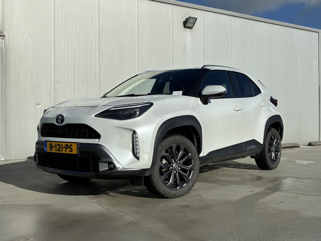 Toyota Yaris Cross - 1.5 Hybrid Explore Automaat | Parkeersensoren voor en achter | Cruise control adaptief | S - AutoWereld.nl