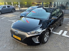 Hyundai IONIQ - EV 38kWh 120pk Comfort | Carplay | Navigatie | Camera | Adaptive Cruisecontrol | Velgen |
