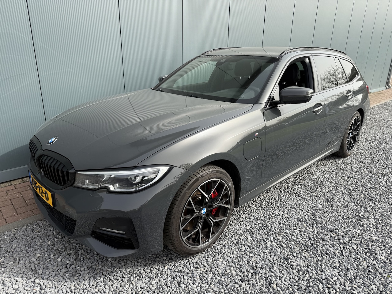 BMW 3-serie Touring - 330e Automaat High Executive M-Sportpakket - AutoWereld.nl