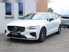 Volvo V60 - T8 Plug-in hybrid AWD Plus Dark | Trekhaak | Panoramadak | Verwarmbare voorstoelen, achter