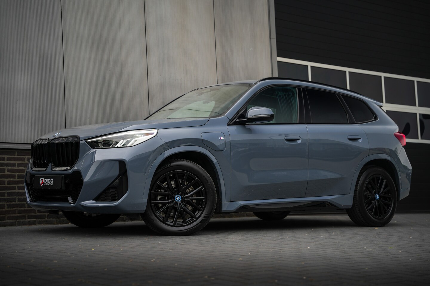 BMW X1 - xDrive 25e 245 pk M-Sportpakket /Nieuw-Model/ BTW-Auto/ Pano-Dak/ Harman&Kardon/ Camera/ S - AutoWereld.nl