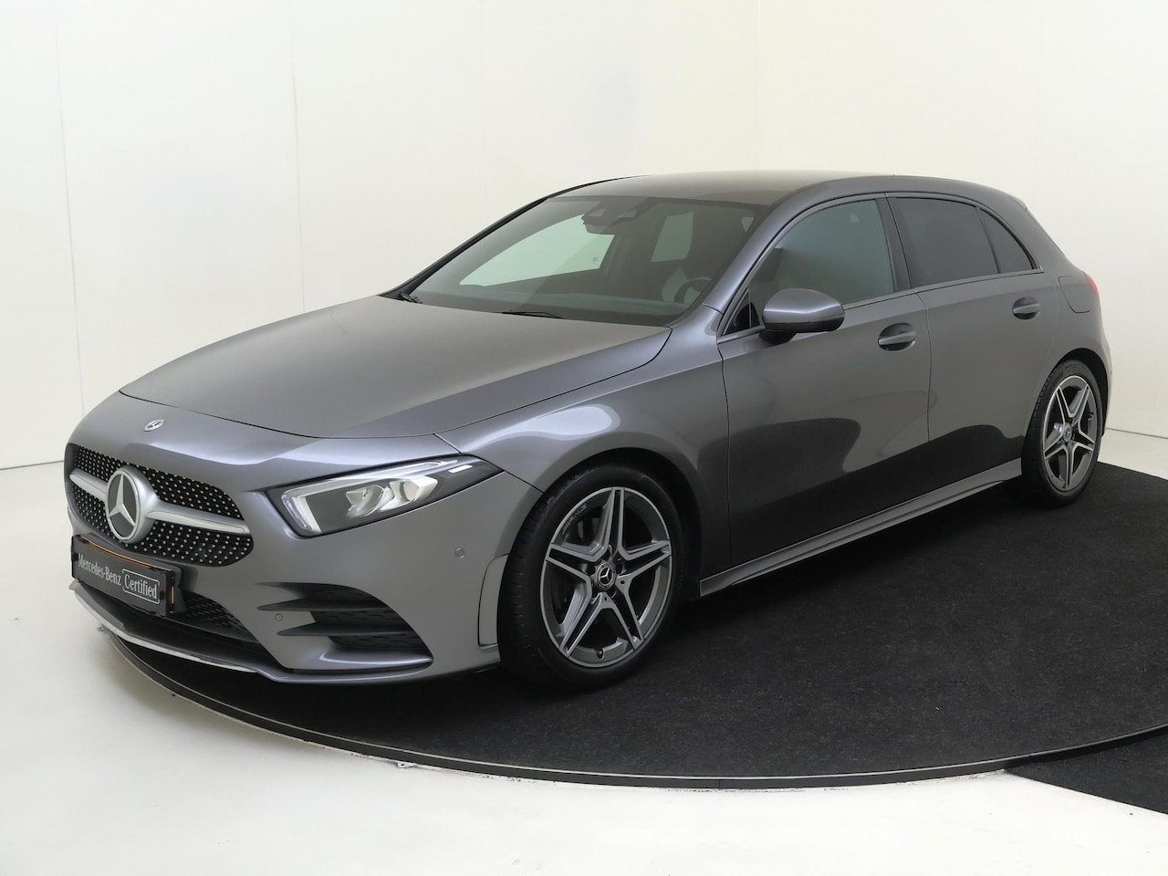 Mercedes-Benz A-klasse - 180 Business Solution AMG / Carplay / 18"/ Achteruitrijcamera/ Parktronic/ High-performanc - AutoWereld.nl