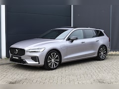Volvo V60 - T8 Plug-in hybrid AWD Ultra Dark | Panoramadak | Trekhaak | 360 graden camera | Head-up di