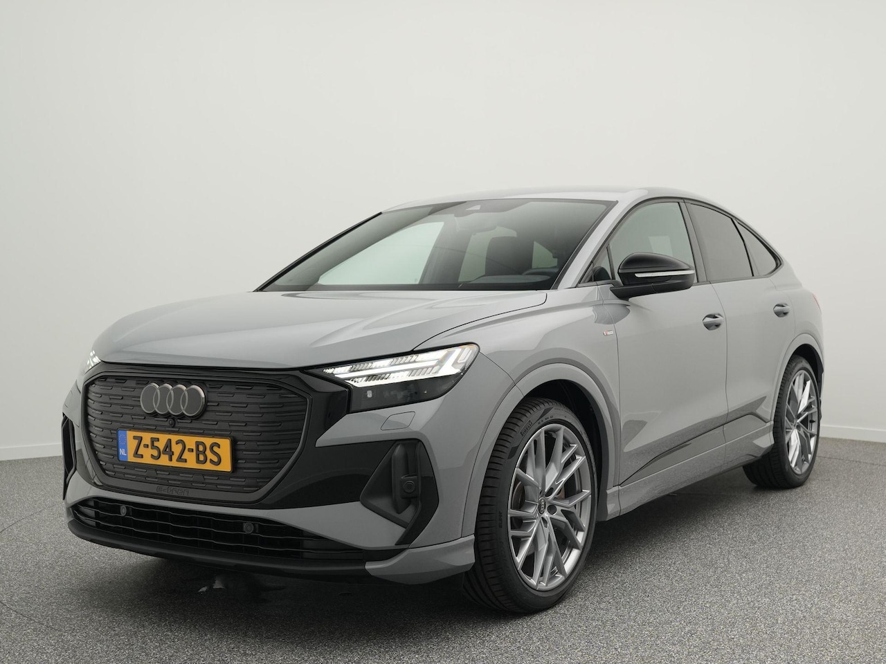 Audi Q4 Sportback e-tron - 45 S Edition 286 PK 82 kWh | Matrix LED | Trekhaak | Achteruitrijcamera | Climate Control - AutoWereld.nl