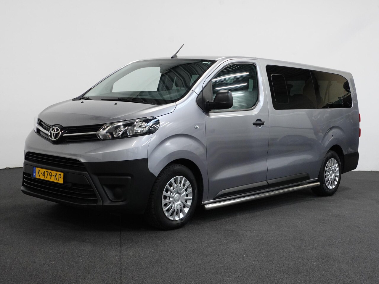 Toyota ProAce Shuttle - 1.5 D-4D Navigator Long L3H1 9persoons PERSONENBUS Navigatie Parkeersensoren Carplay Cruis - AutoWereld.nl