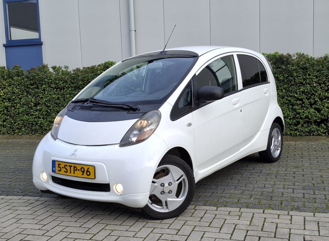 Mitsubishi i-MiEV - Electric - AutoWereld.nl