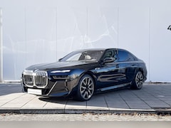 BMW 7-serie - M760e xDrive / Rear Seat Entertainment Experience / Massage voor & Achter / Stoelventilati
