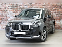 BMW X1 - sDrive18i High Executive Automaat / Widescreen Display / Stoelverwarming / Leder / Climate