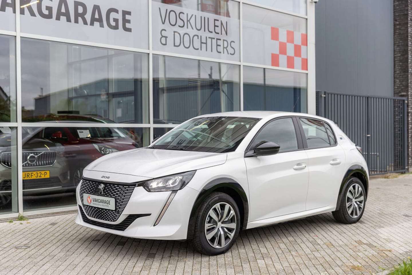 Peugeot e-208 - EV Active 51 kWh EV Active 51 kWh 156pk - AutoWereld.nl
