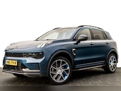 Lynk & Co 01 - 1.5 Plug-in Hybrid 262 Pk | Stuurverwarming | Zwarte Hemel | 75 km Elektrisch Panoramadak