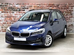 BMW 2-serie Active Tourer - 218i Executive Automaat / Navigatie / Trekhaak / Panoramadak / LED / Achteruitrijcamera /
