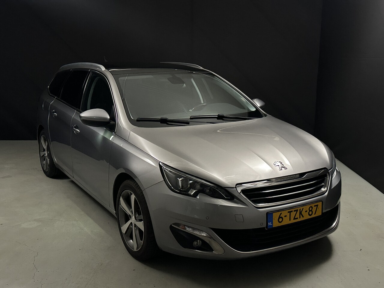 Peugeot 308 SW - 1.2 e-THP Première *Full-Assist* - AutoWereld.nl