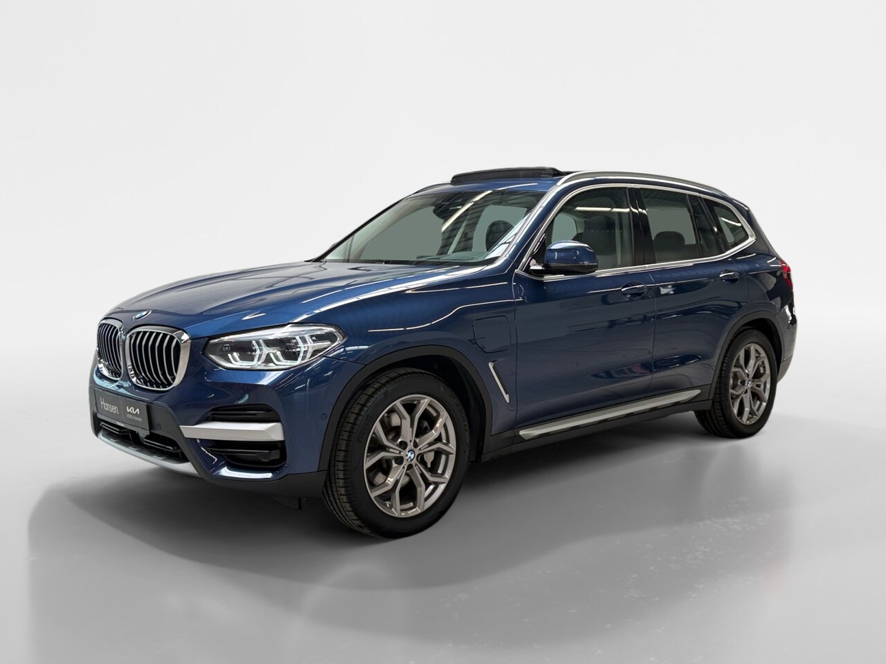 BMW X3 - xDrive30e High Executive I Panoramadak I Adaptive Cruise I Stoelverwarming I Camera I Elek - AutoWereld.nl