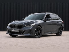 BMW 5-serie Touring - 550e xDrive M-Sport | HUD | H&K | 360 | Drive Ass Pro | Comf stoel | Memory | Adap onderst