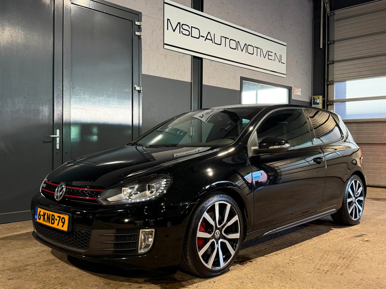 Volkswagen Golf - 2.0 GTI ADIDAS 211PK Xenon Stoelverwarming - AutoWereld.nl