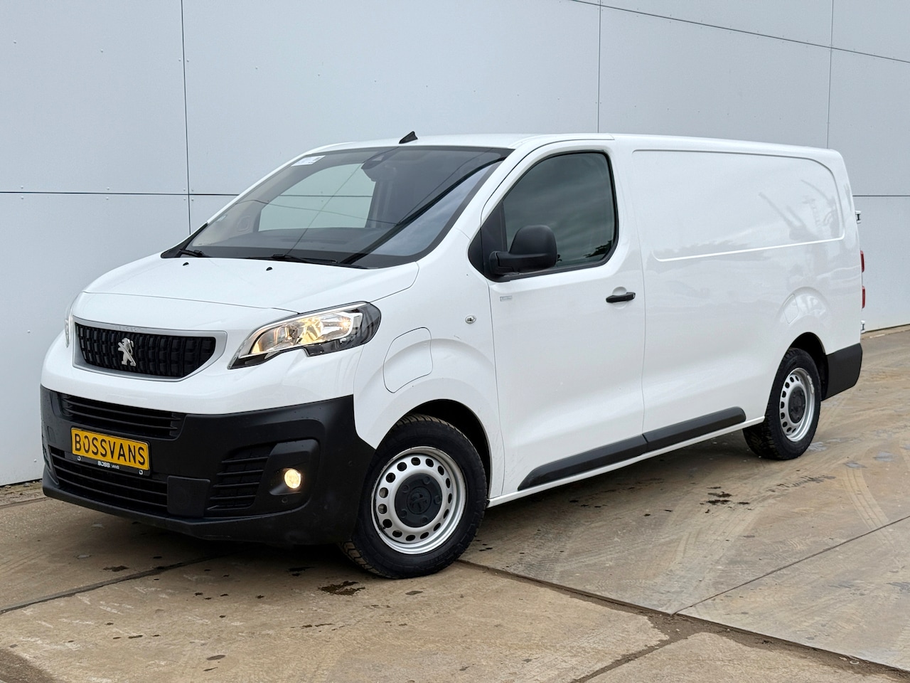Peugeot e-Expert - 50kWh 136PK Elektrisch 230km WLTP L3 Snelladen Climate Control Cruise Control Achteruitrij - AutoWereld.nl