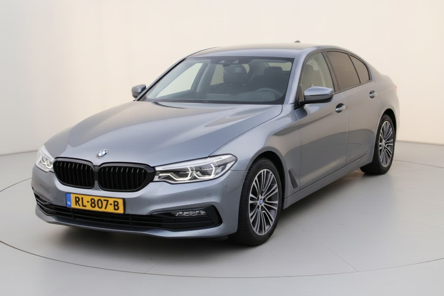 BMW 5-serie - 520i High Executive DEALER OND. NL-AUTO NAP! - AutoWereld.nl