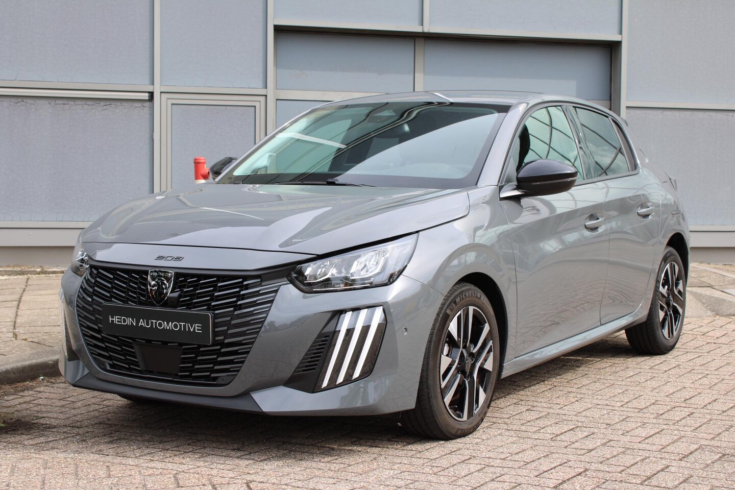Peugeot 208 - 1.2 Hybrid 110PK Allure Aut. | Adapt. Cruise Control | Navigatie | Camera V+A | Climate Co - AutoWereld.nl