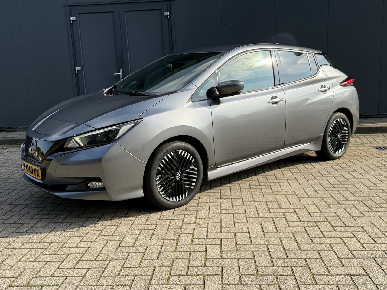 Nissan LEAF - Tekna 40 kWh SOH 90,3% / Automaat / Leder / Navigatie / Camera/ Cruise Control Adaptief / - AutoWereld.nl