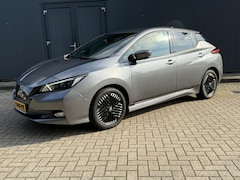 Nissan LEAF - Tekna 40 kWh SOH 90, 3% / Automaat / Leder / Navigatie / Camera/ Cruise Control Adaptief /