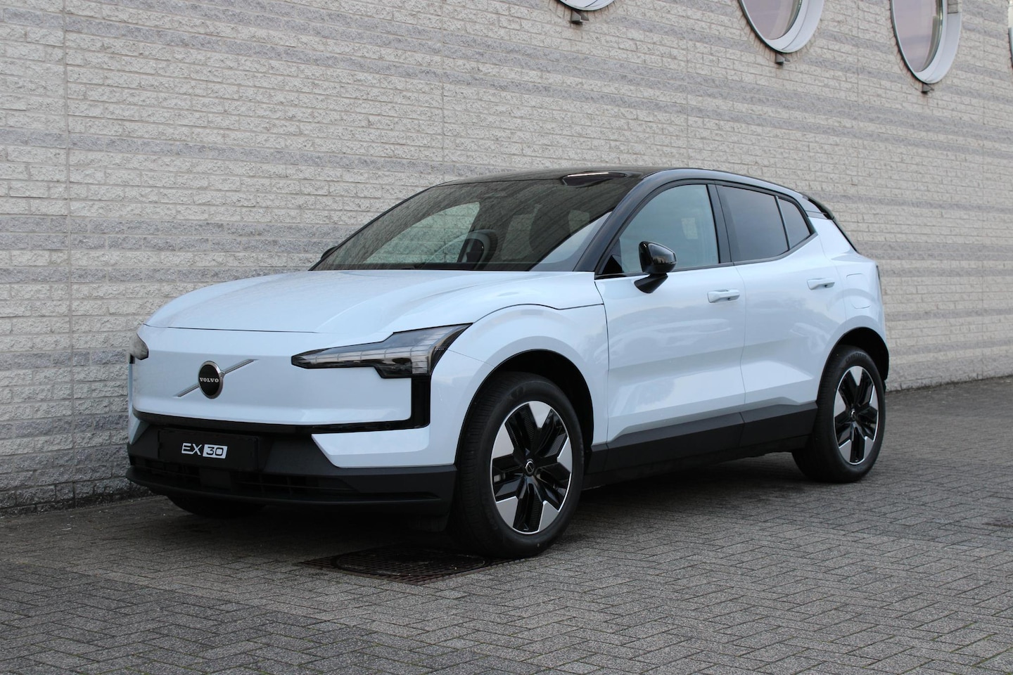 Volvo EX30 - P3 Long Range Plus Europa 69 kWh | Pilot Assist | Adaptieve Cruise Control | Cloud Blue | - AutoWereld.nl