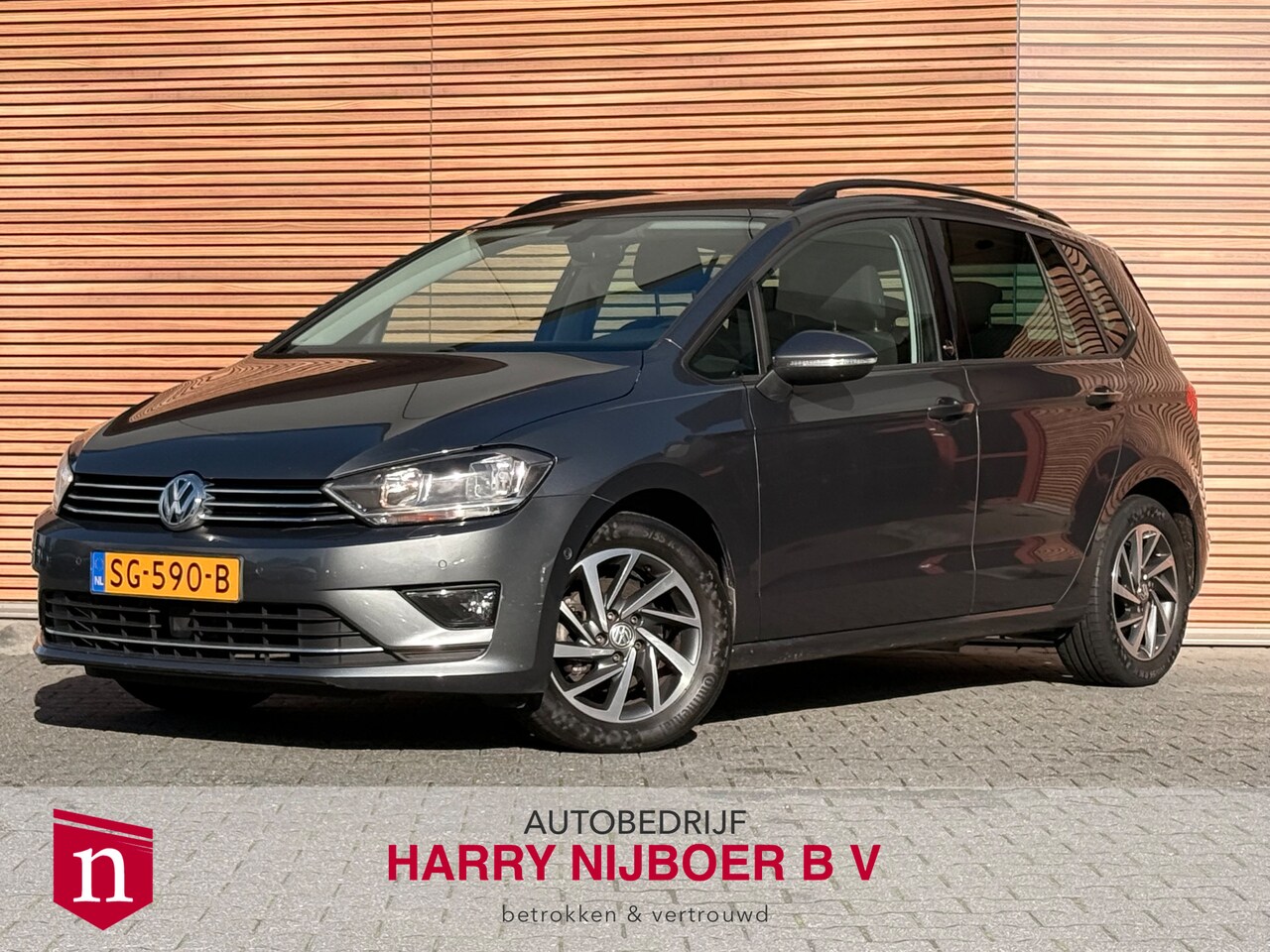 Volkswagen Golf Sportsvan - 1.4 TSI Sound Navi / Clima / Stoelverwarming / Trekhaak - AutoWereld.nl