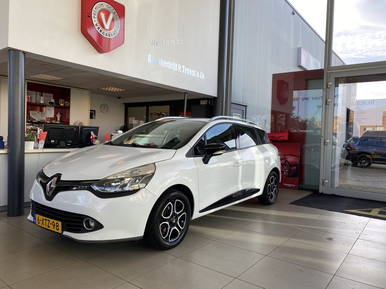 Renault Clio Estate - 1.5 dCi ECO Dynamique 1.5 dCi ECO Dynamique,Navigatie,Airco,Cruisecontrol,Spraakbediening,Trekhaak,Keyless,Elekt - AutoWereld.nl