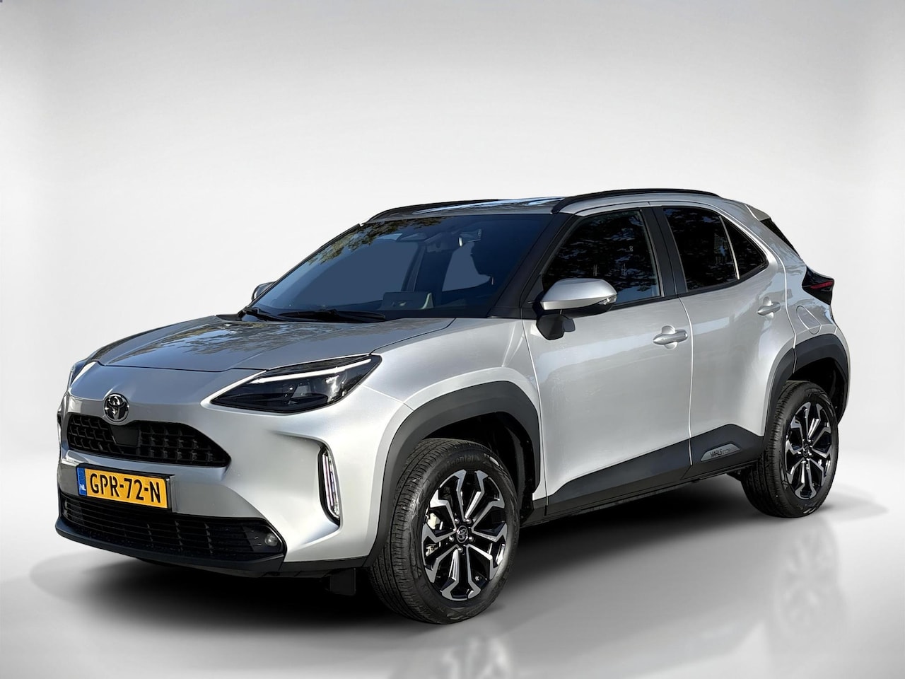 Toyota Yaris Cross - 1.5 Hybrid 115 First Edition **ADAPTIEF CRUISE CONTROL/ KEYLESS/ PARKEERCAMERA** - AutoWereld.nl