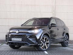 Volkswagen Tiguan - R-Line Edition 1.5 eHybrid 272 PK | 20" inch velgen | LED Matrix | Panoramadak | Trekhaak