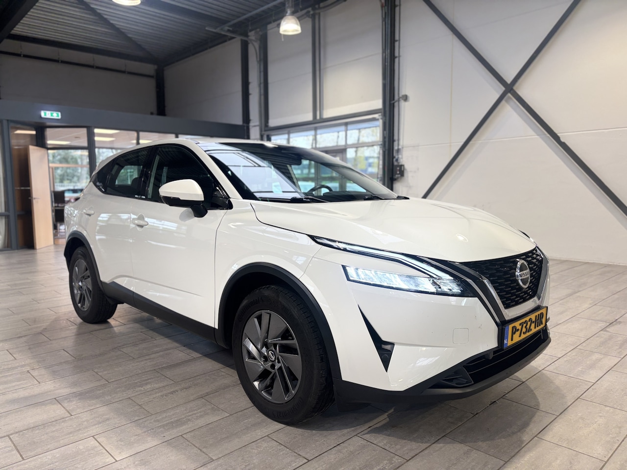 Nissan Qashqai - 1.3 MHEV 160 pk Acenta | Trekhaak | 360° Camera | Adapt. cruise | LED | 1e eig. | 100% dea - AutoWereld.nl