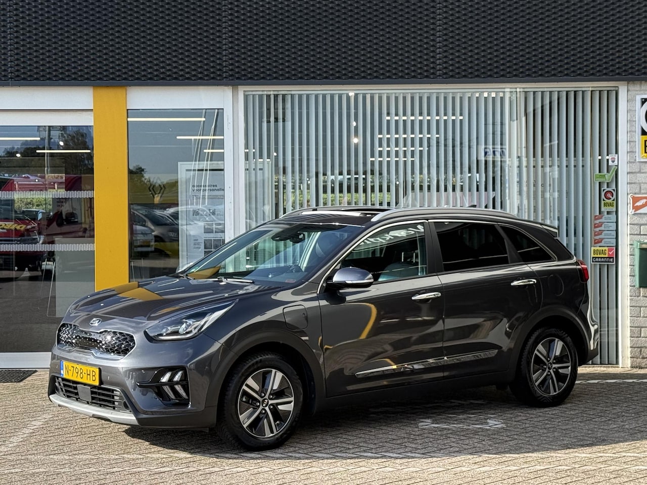 Kia Niro - 1.6 GDi PHEV DynamicPlusLine | Trekhaak | Stoel & stuur verwarming | Elektrisch glazen dak - AutoWereld.nl