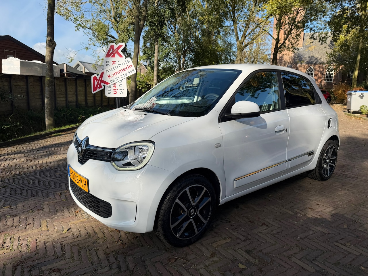 Renault Twingo - 1.0 SCe Intens 1.0 SCe Intens, carplay. Wij zijn altijd de goedkoopste met de beste Vakgarage BOVAG servi - AutoWereld.nl
