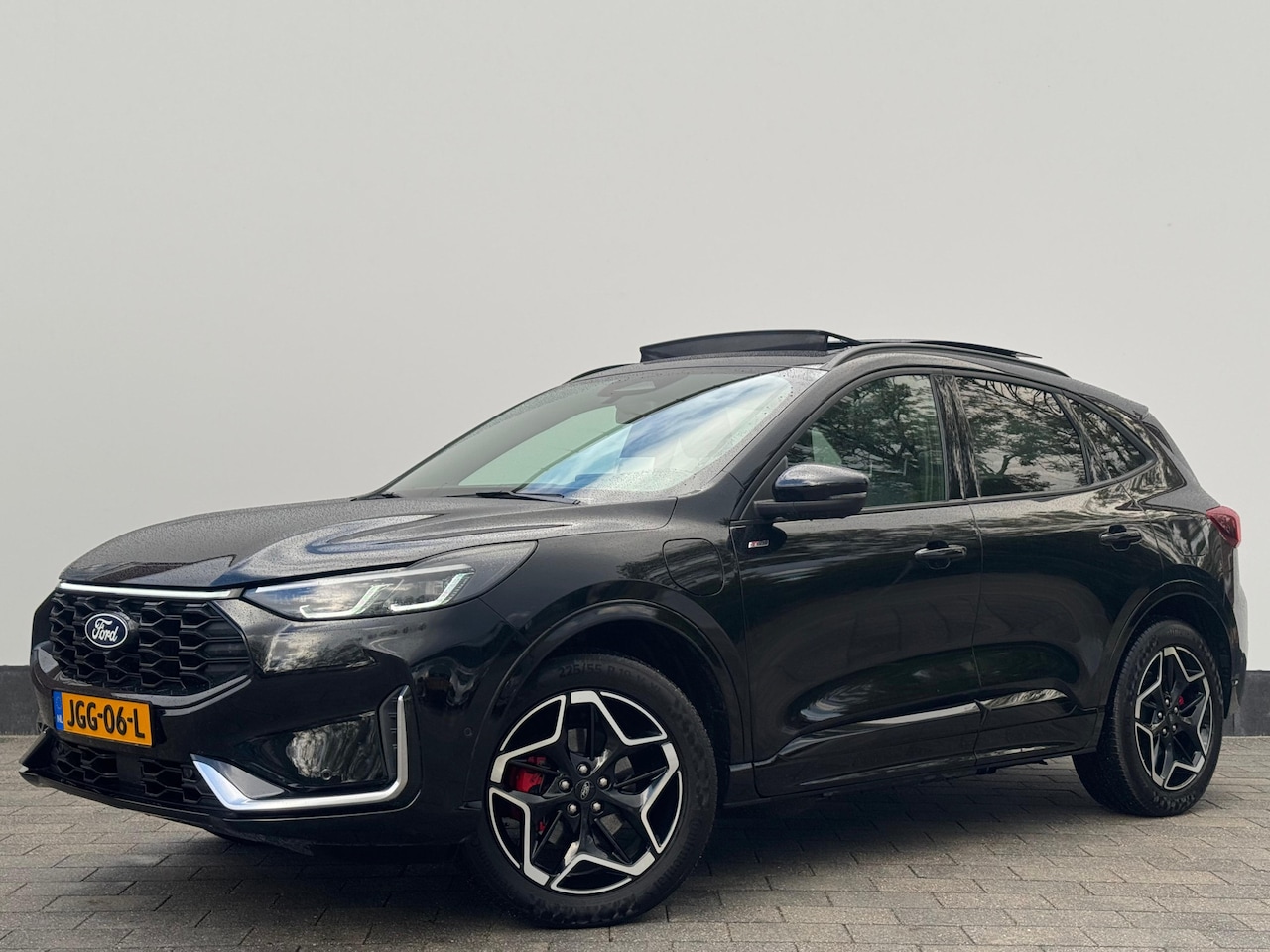 Ford Kuga - 2.5 PHEV ST-Line X | Vol! | Elek. Trekhaak | Led Matrix | Pano | Adapt. Cruise | 19-inch | - AutoWereld.nl