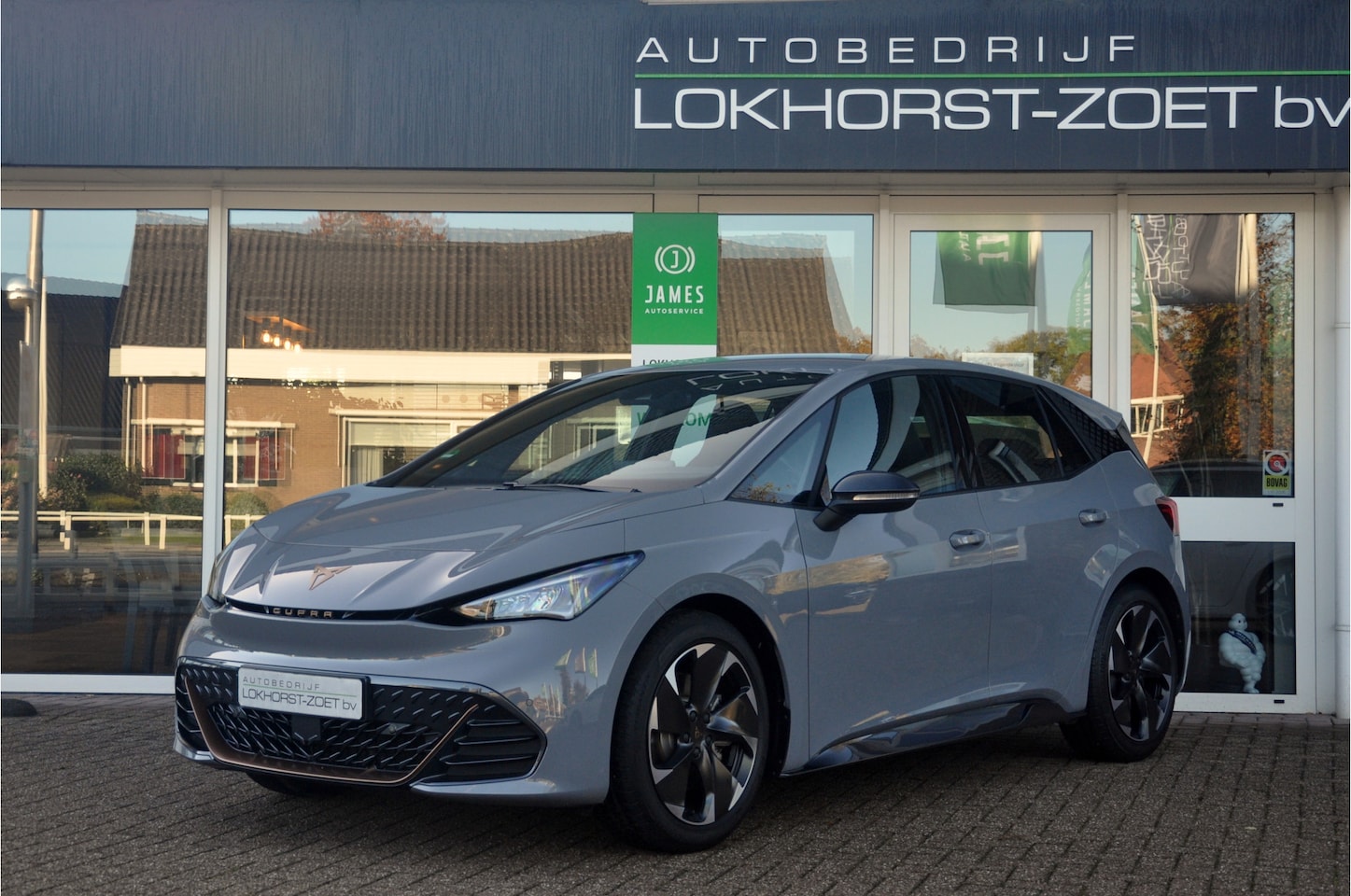 CUPRA Born - Essential 63 kWh 230 PK | Stuurwielverwarming | Apple Carplay | Zeer nette staat! - AutoWereld.nl