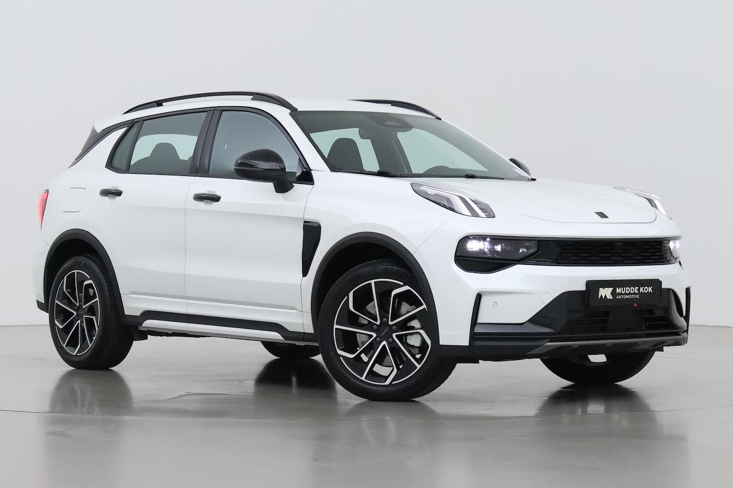 Lynk & Co 01 - 1.5 Core | ACC | Camera | Carplay | 19 inch | LED | Draadloos opladen - AutoWereld.nl