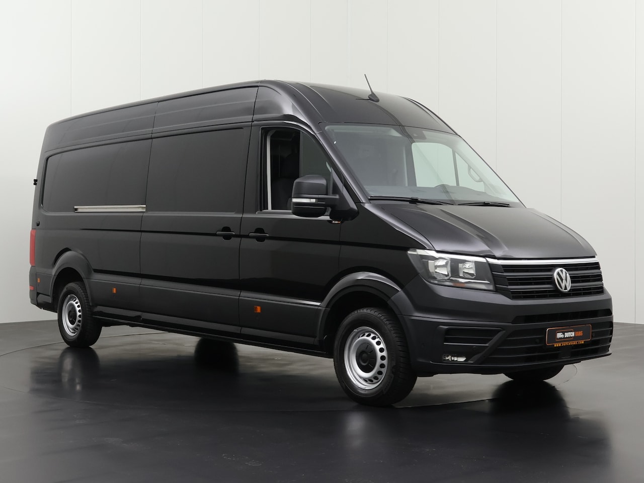 Volkswagen Crafter - 2.0TDi 140PK DSG Automaat L4H3 | Multimedia | Camera | Airco | Cruise | Betimmering - AutoWereld.nl